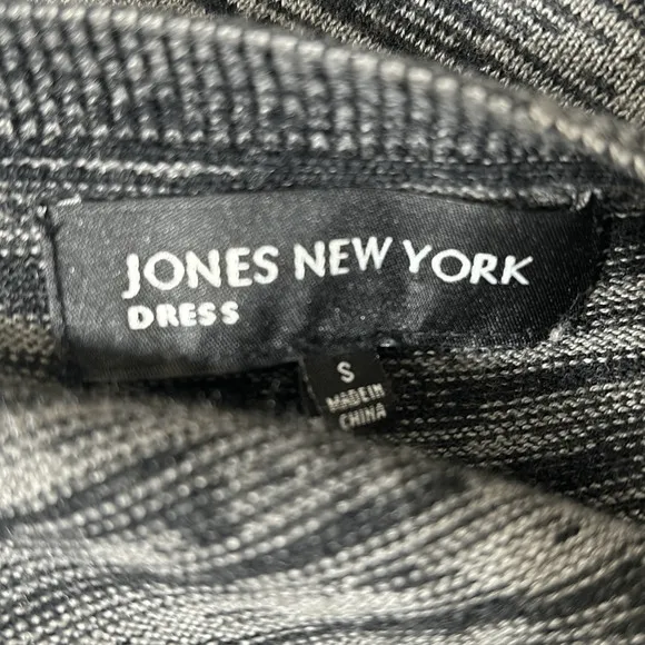 132. Jones New York Gray Black Striped Knit Long Sleeve Sweater Dress Size Small