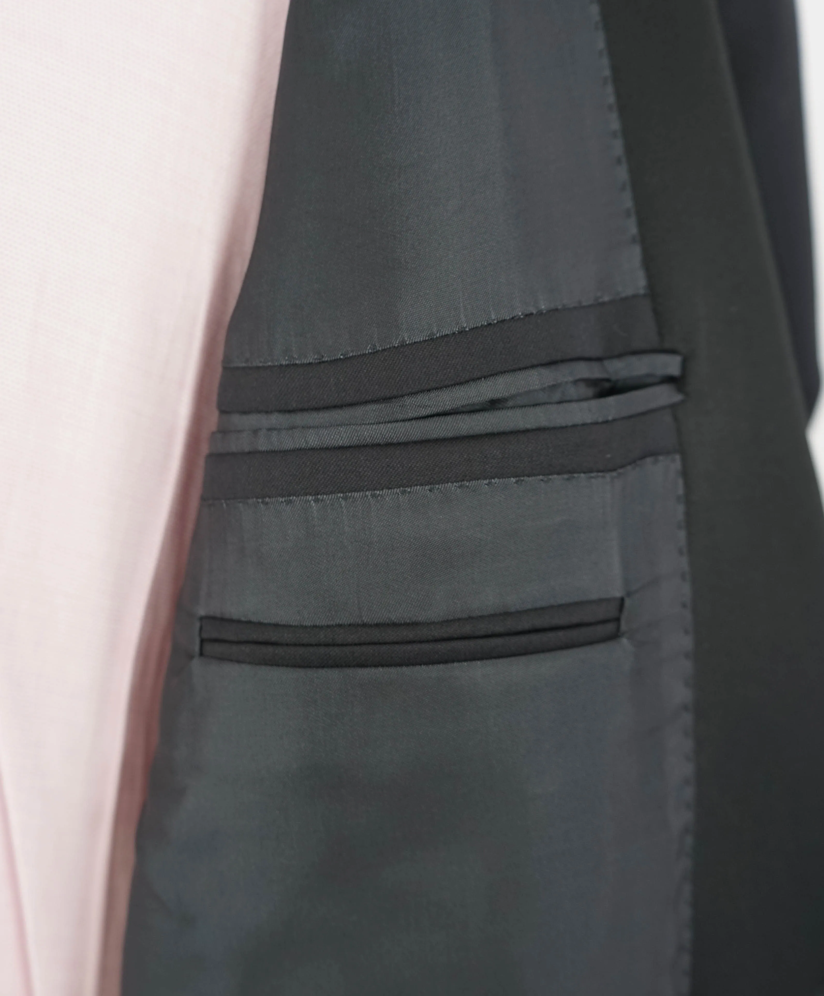 $2,995 ERMENEGILDO ZEGNA - PEAK LAPEL Tuxedo Dinner Jacket 1-Piece - 38S