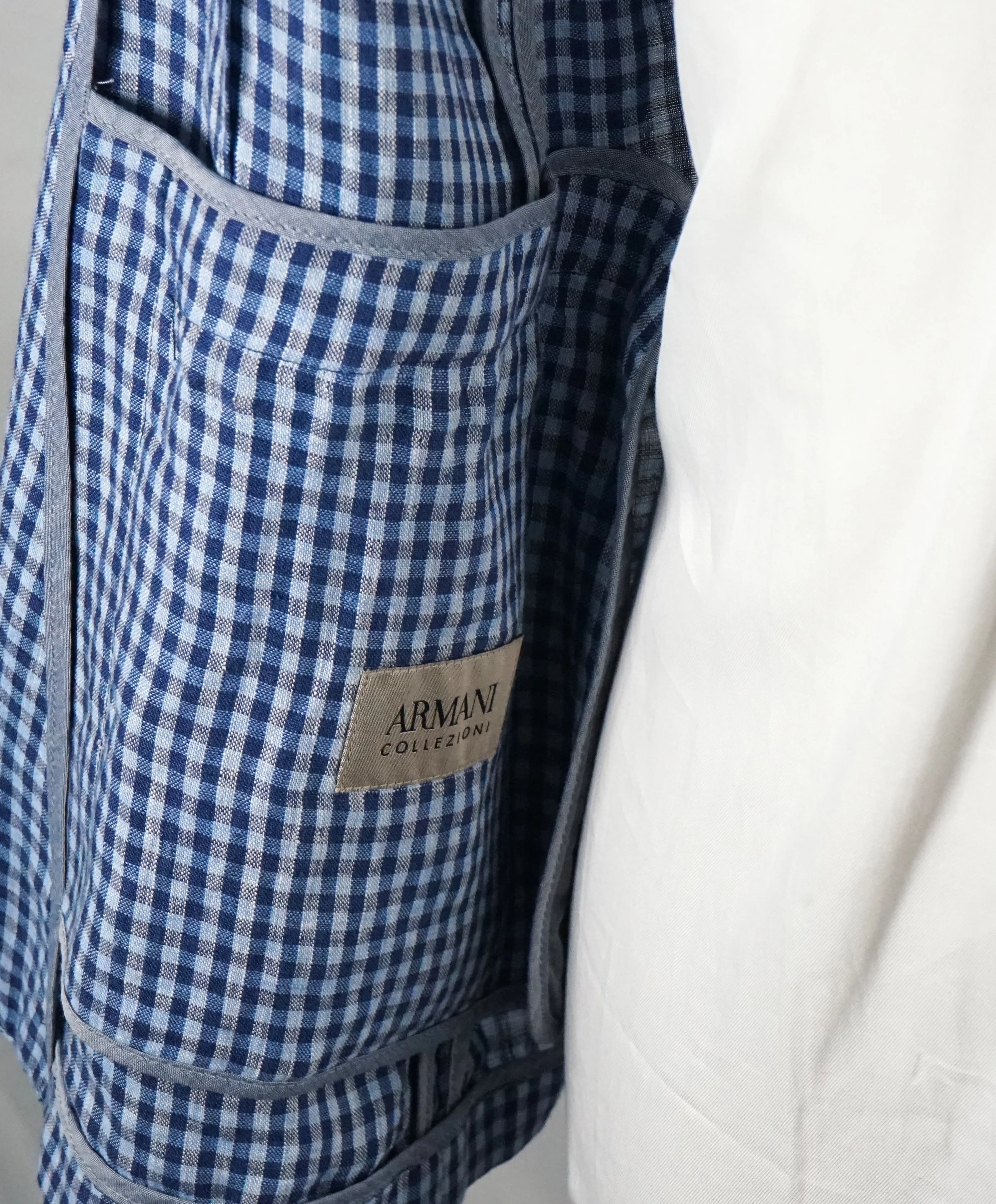 ARMANI COLLEZIONI - Blue & Navy Plaid Check Ultra Light Linen Blazer - 40R