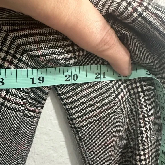 BANANA REPUBLIC Classic Fit Black &amp; White Plaid Blazer- 8