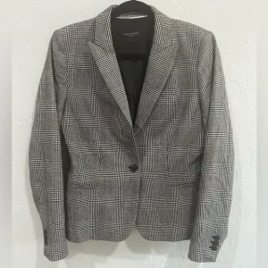 BANANA REPUBLIC Classic Fit Black &amp; White Plaid Blazer- 8