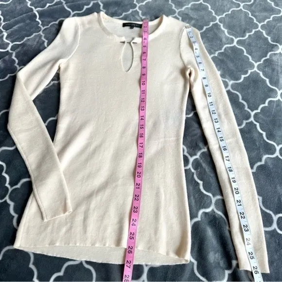 Barbara Bui V-neck Longsleeve Lightweight Ivory Soft Sweater XS