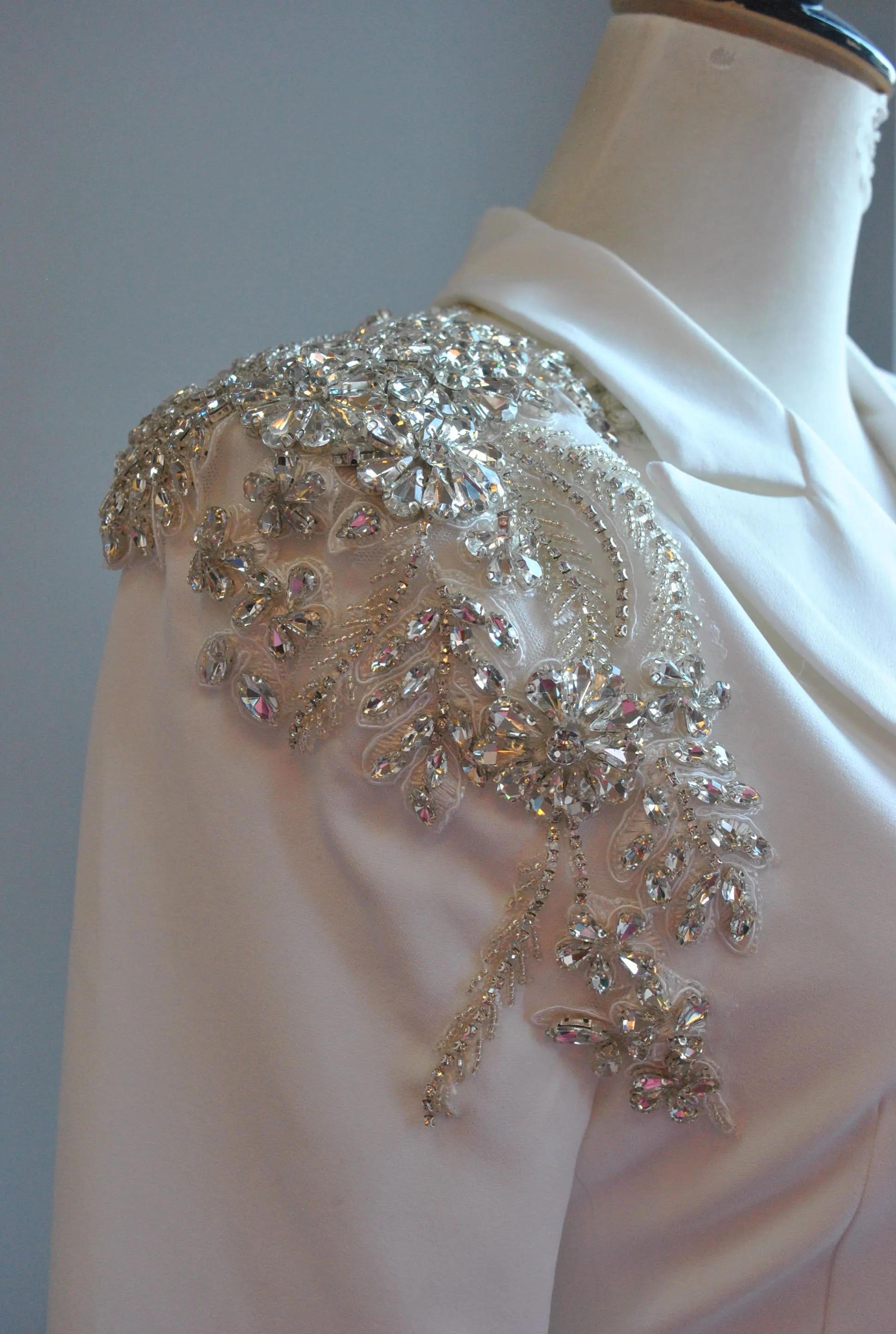 BLACK DOUBLE BREASTED BLAZER WITH DIAMOND DETAILS