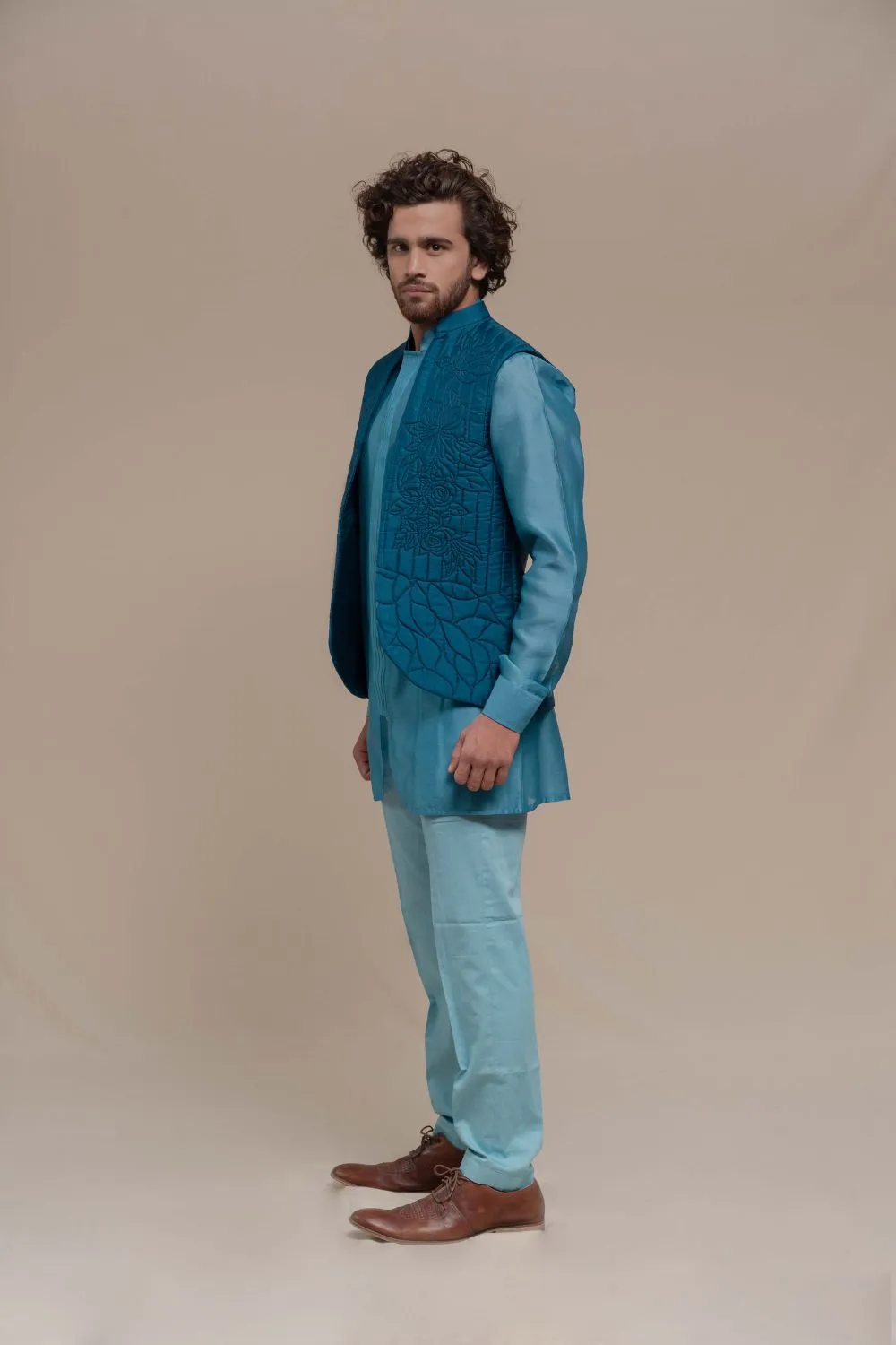 BLUE HANDQUILTED SILK HALF JACKET