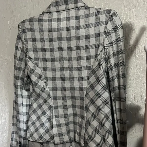 Cabi 5292 Valentina Plaid/Gingham Blazer Size 2