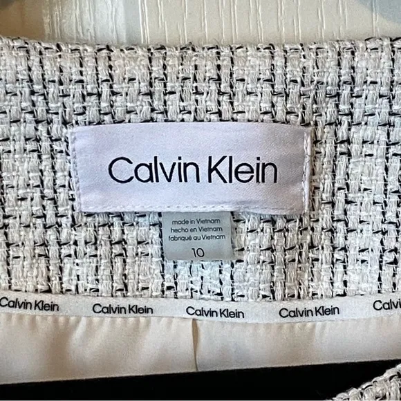 Calvin Klein Open Front Collarless Cropped Blazer Cream/Black Size 10