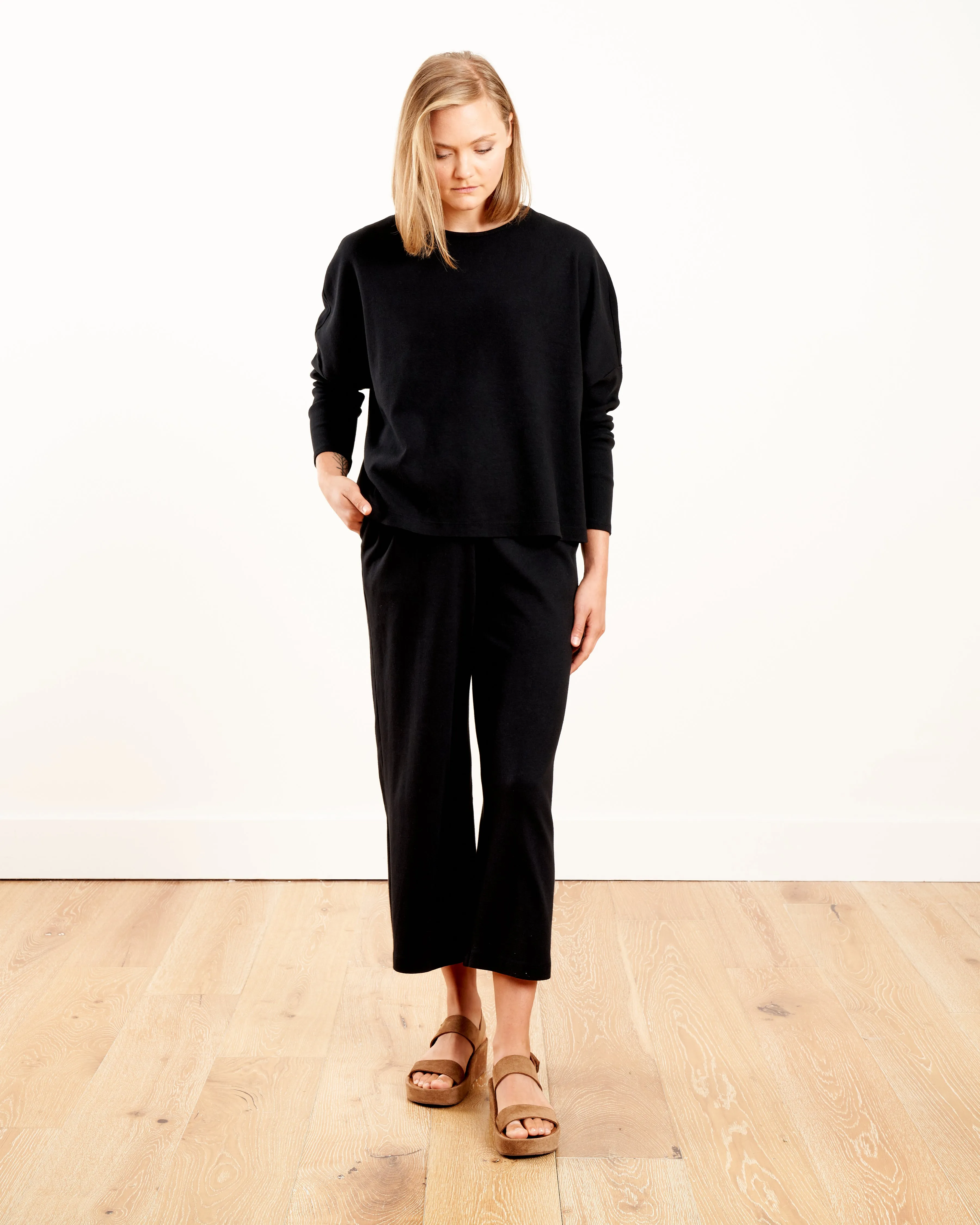 cropped full pant w/pockets - black