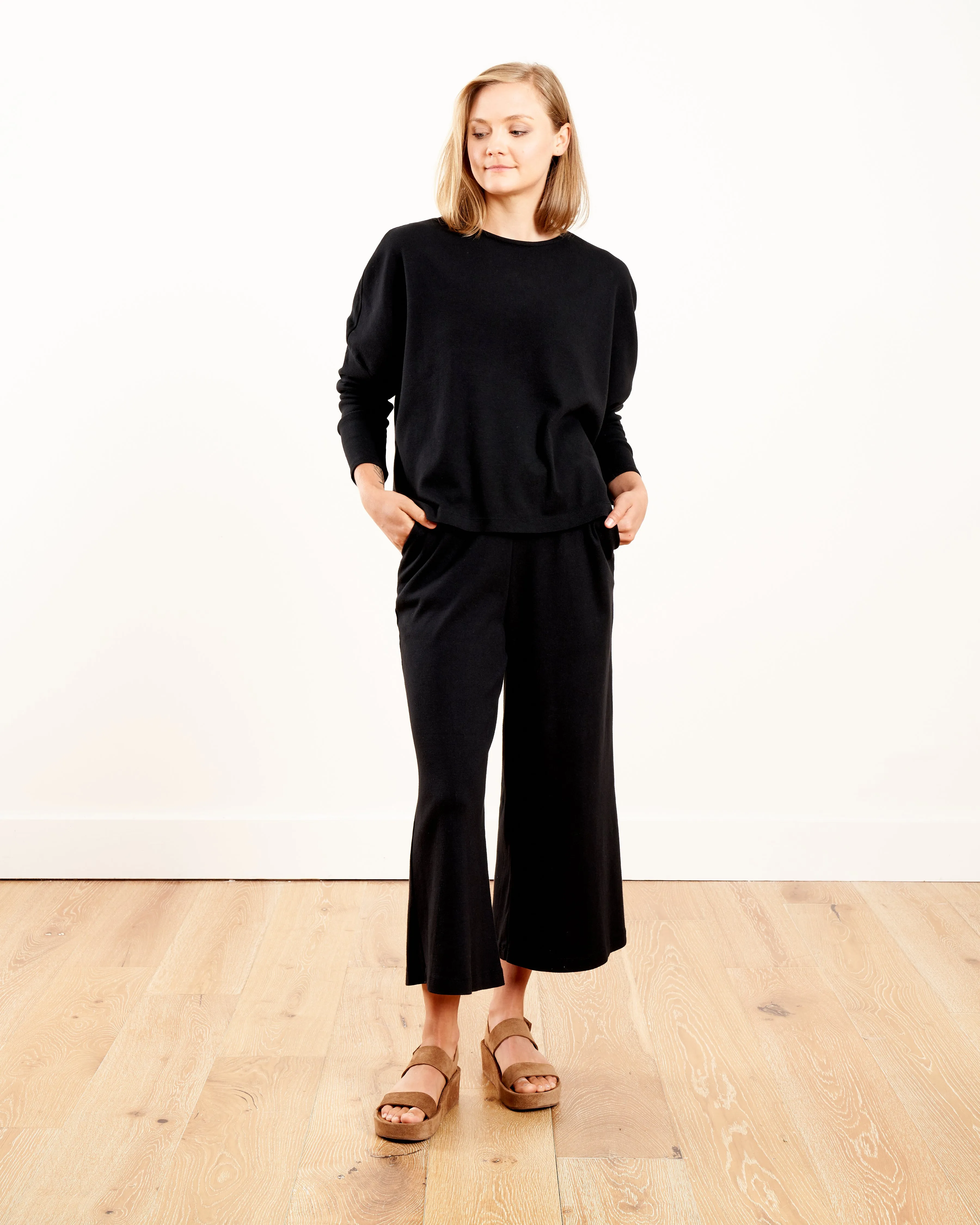 cropped full pant w/pockets - black