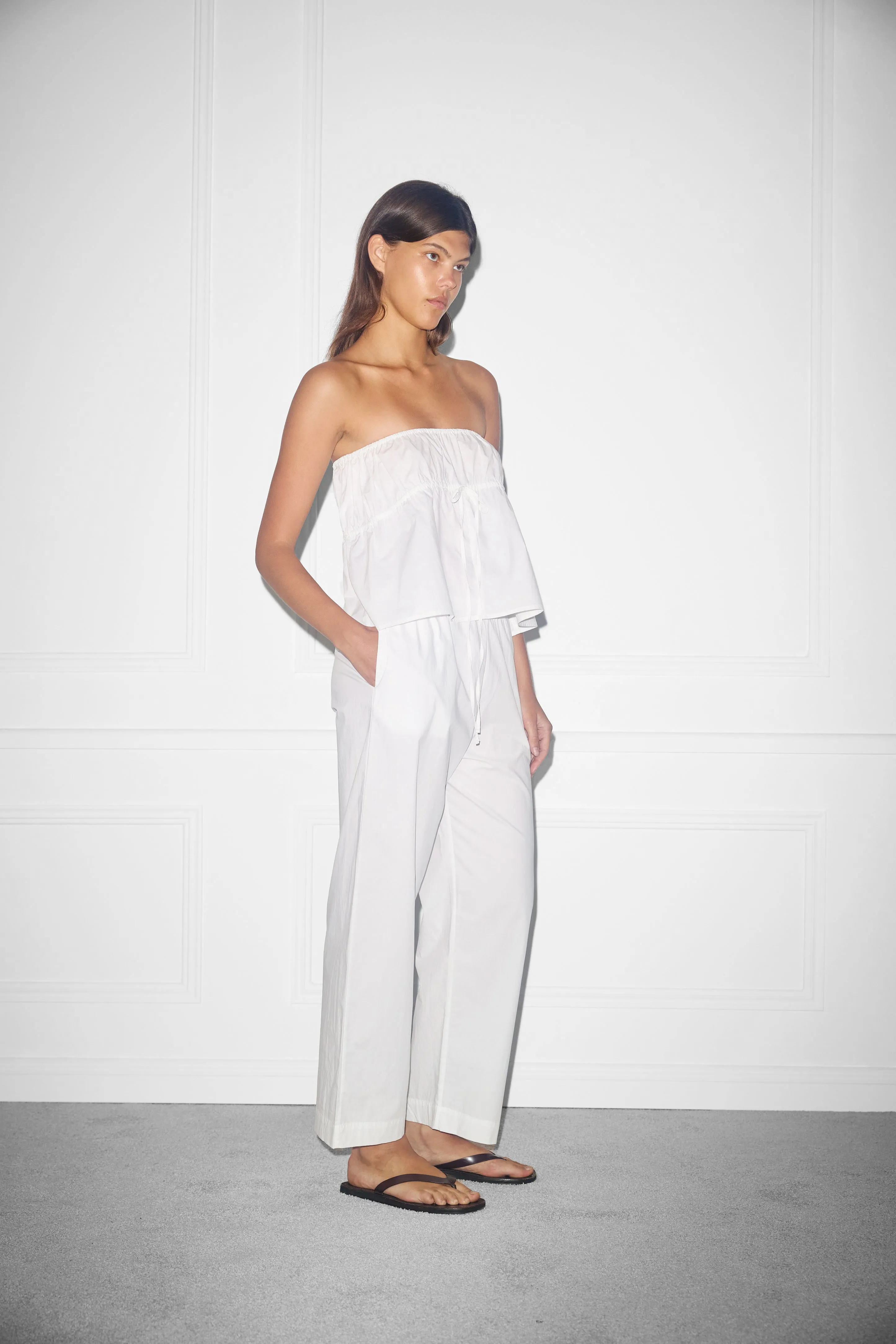 Ease Trouser in White