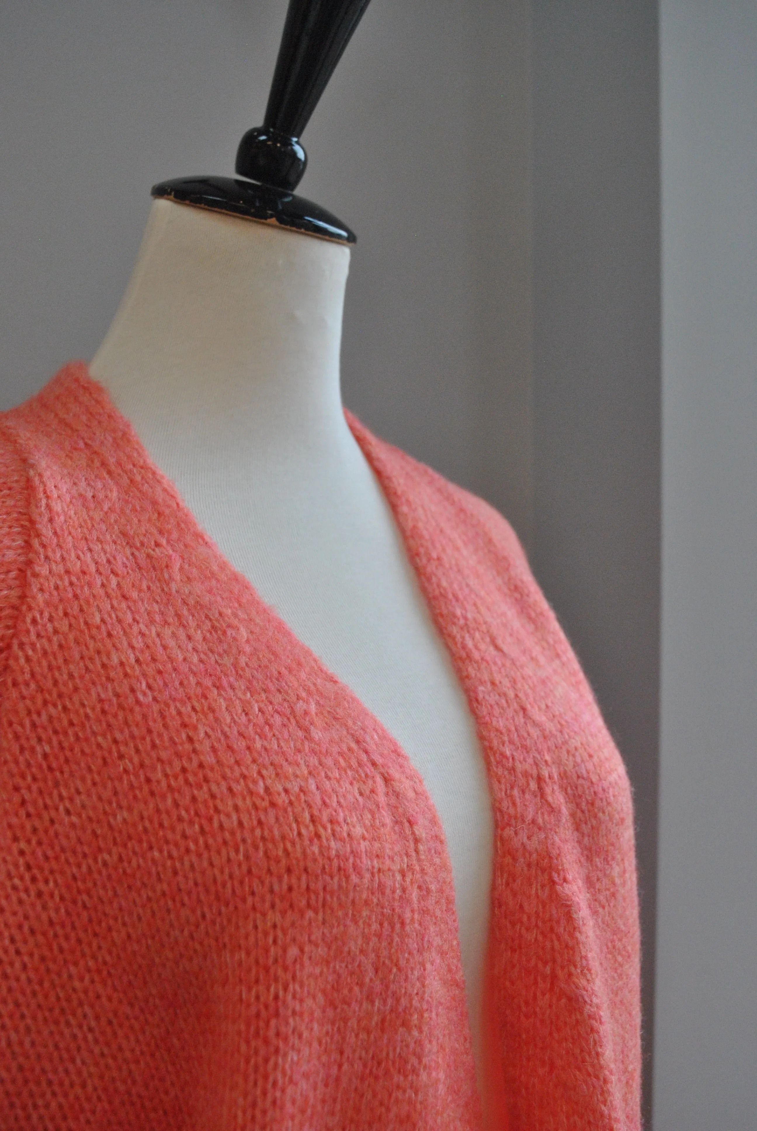 ELECTRIC ORANGE OPEN STYLE SWEATER