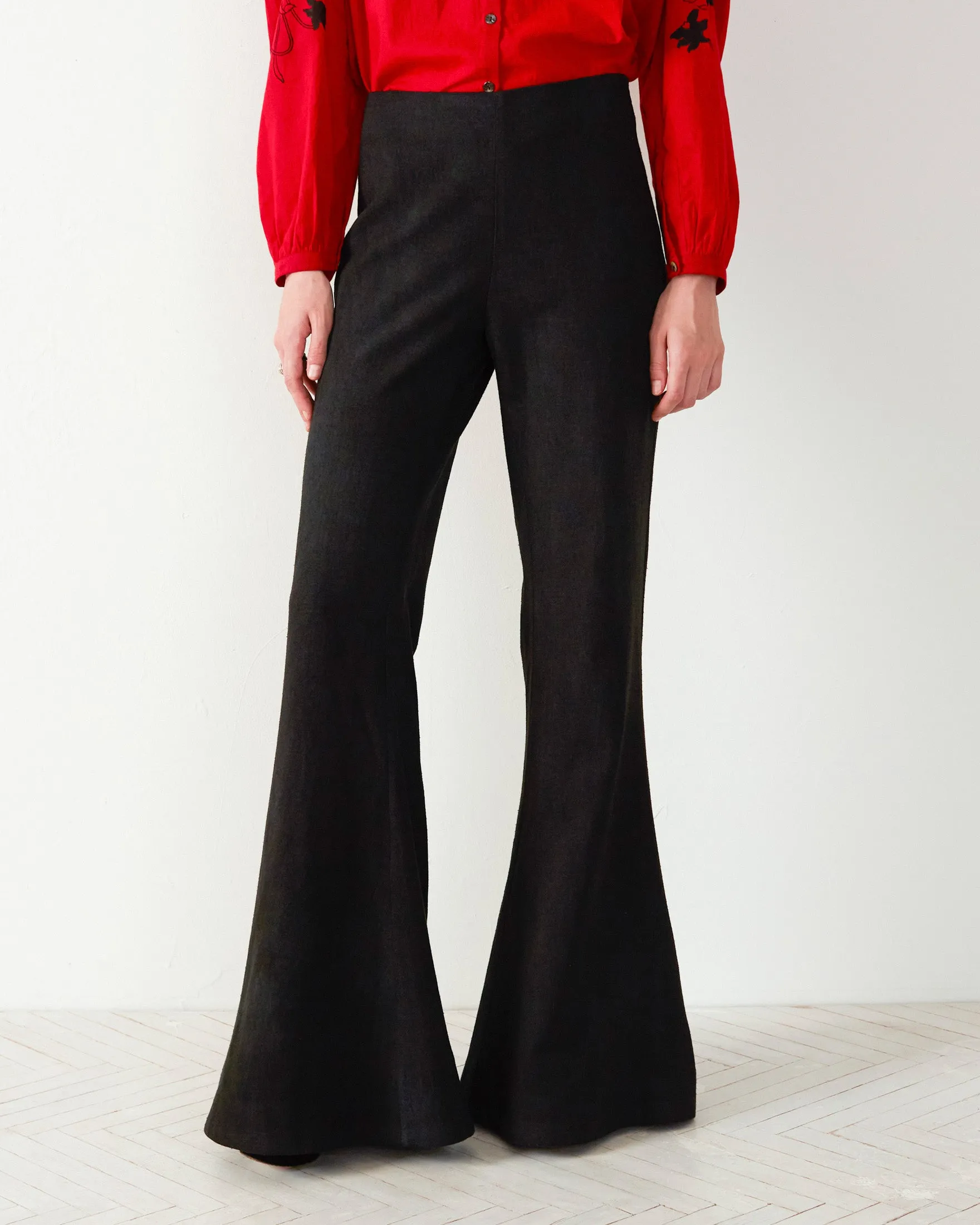 Farah Onyx Silk Flare Pant