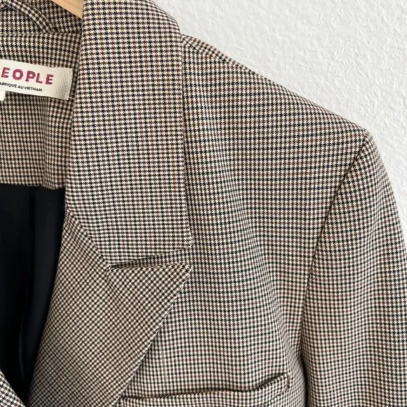 FREE PEOPLE blazer / cropped plaid Betty blazer / size M