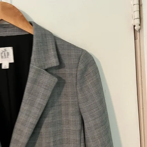 GAP Black Single Button Classic Fit Blazer in Glen Plaid