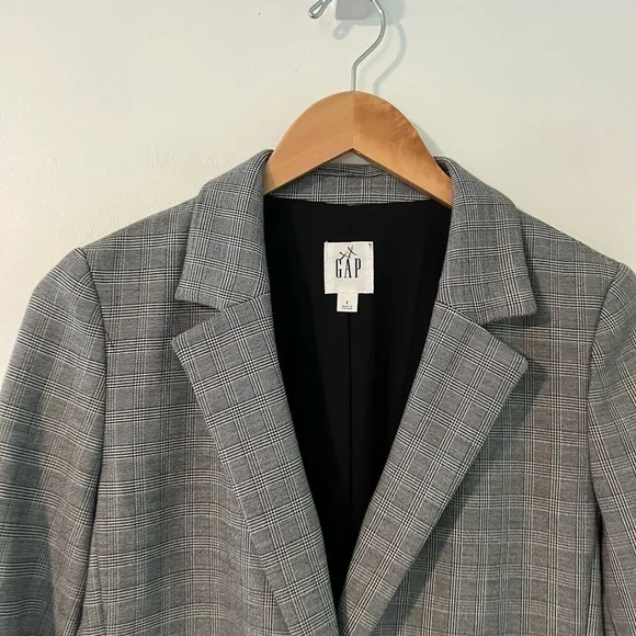 GAP Black Single Button Classic Fit Blazer in Glen Plaid