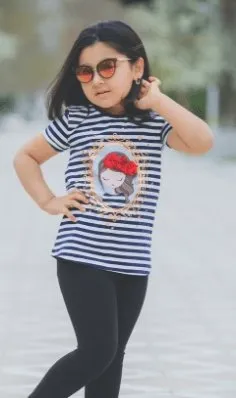Girls' Crew Neck T-shirt