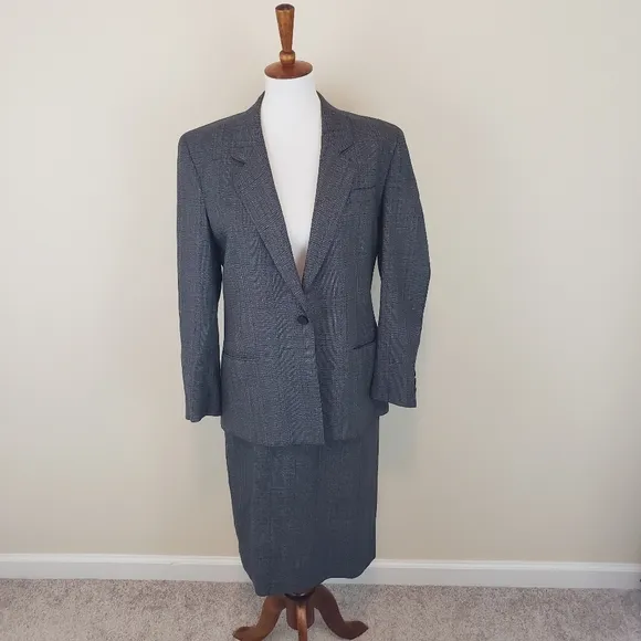 Gray Plaid Skirt Suit Vintage Business Suit Gray Purple Blazer Size 10 / 12