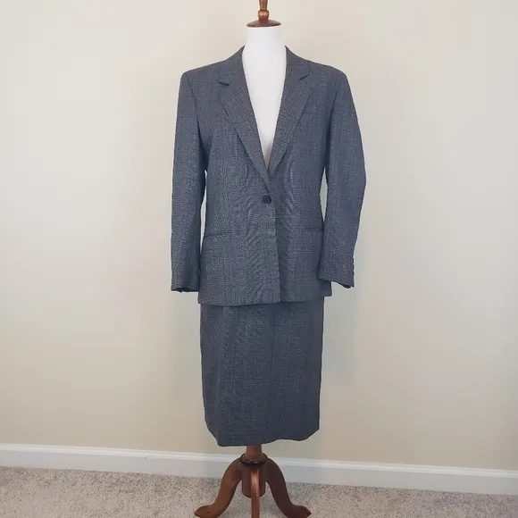Gray Plaid Skirt Suit Vintage Business Suit Gray Purple Blazer Size 10 / 12
