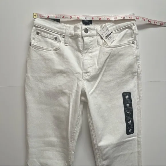JCrew Mid-rise Flair Cropped white jean in signature stretch - size 28