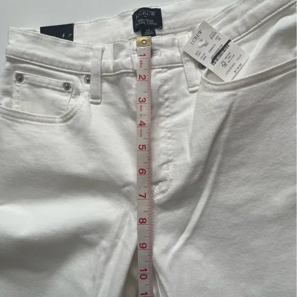 JCrew Mid-rise Flair Cropped white jean in signature stretch - size 28