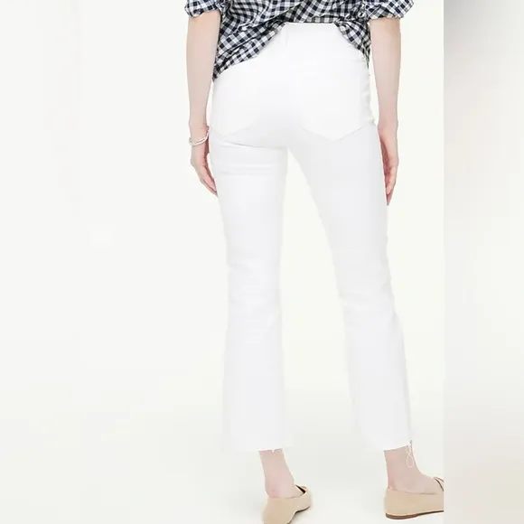 JCrew Mid-rise Flair Cropped white jean in signature stretch - size 28