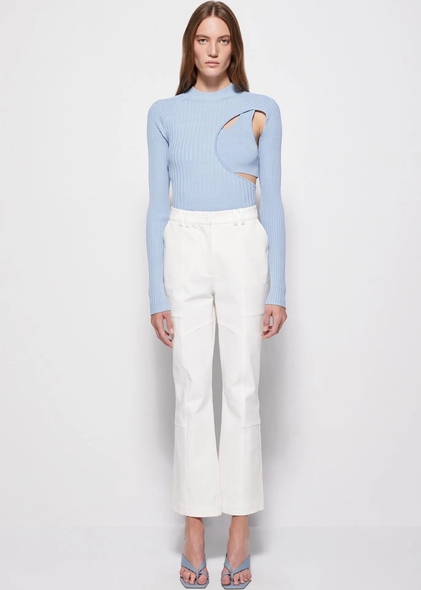 Jesslyn Bi Stretch Cotton Twill Cropped Flare Pants (White)