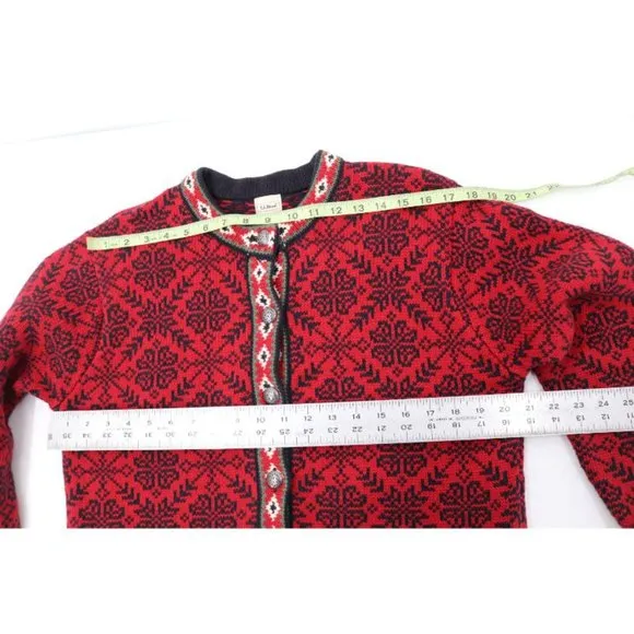 Ll bean Cardigan women's M Nordic embossed buttons sweater snowflake cotton red