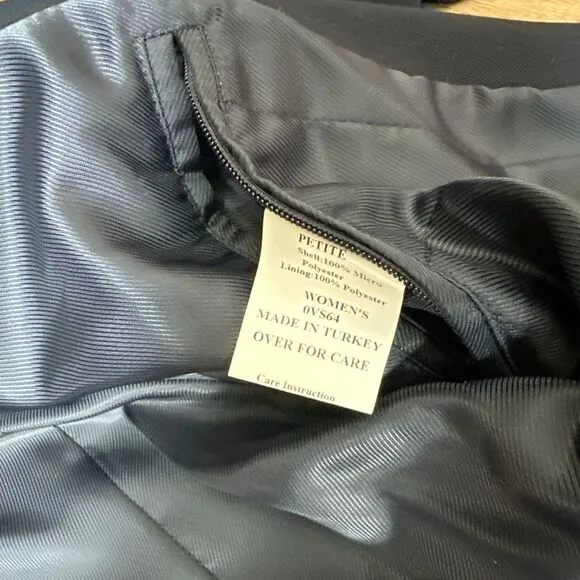 L.L. Bean Women’s Navy Blazer Single Breasted Gold Buttons 4P