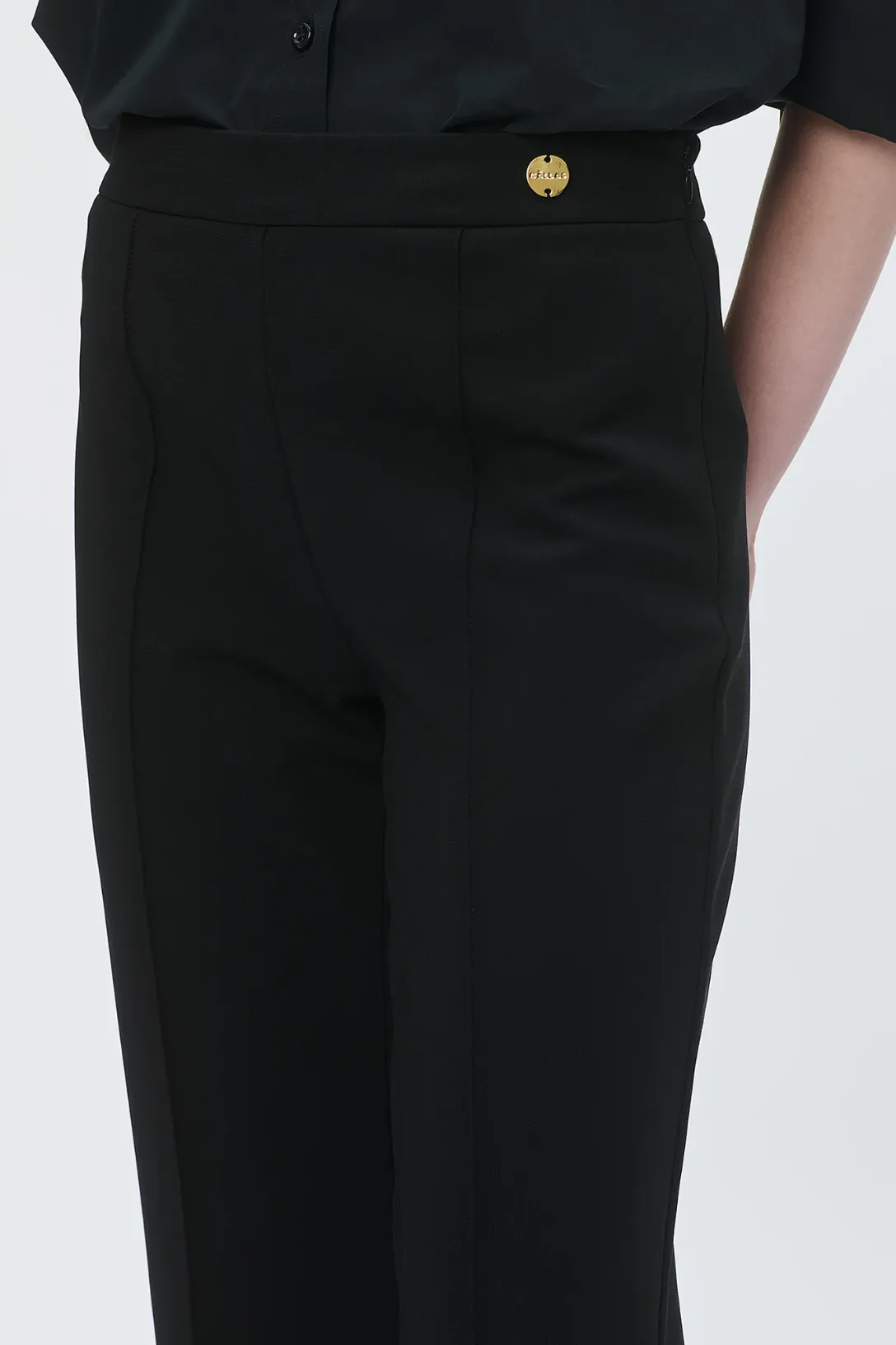 Lola Crop Pant | Black