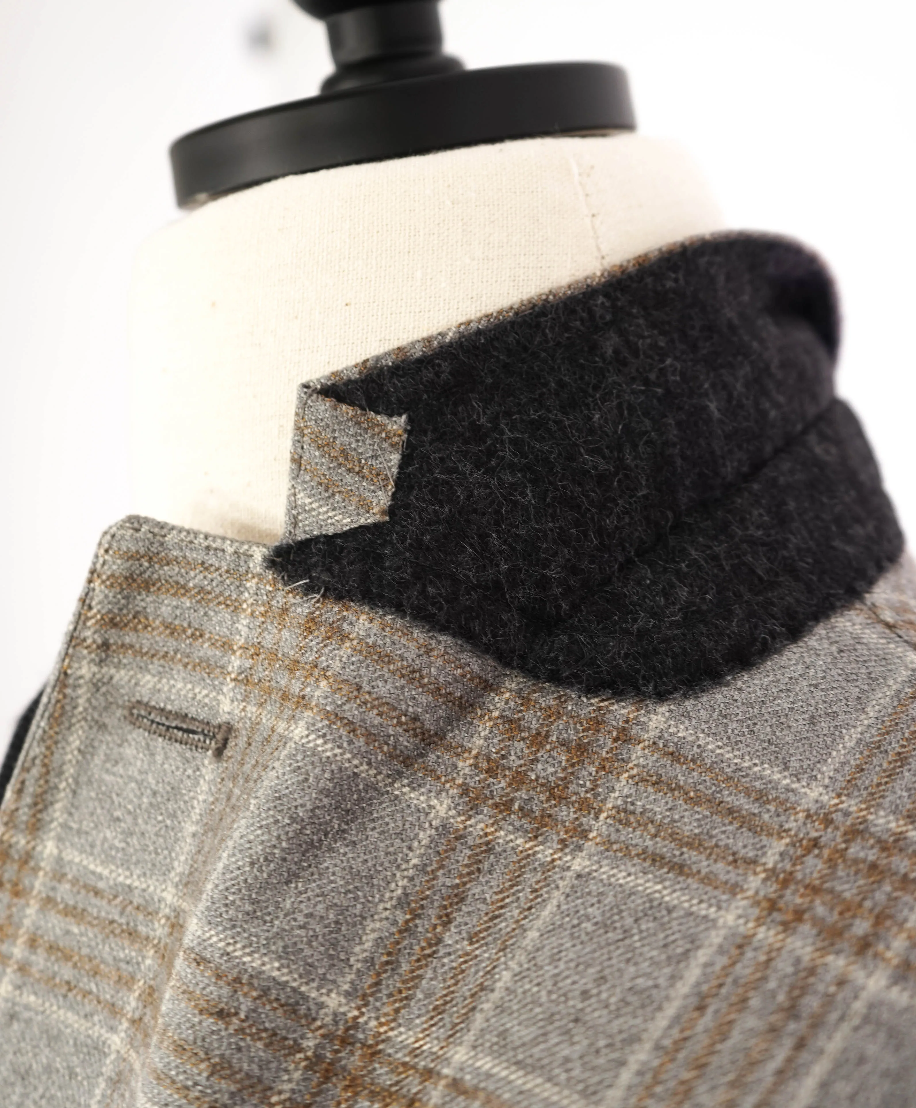 LORO PIANA -"SUNSET" For SAKS 5TH AVE CASHMERE/Silk Check Blazer- 46R