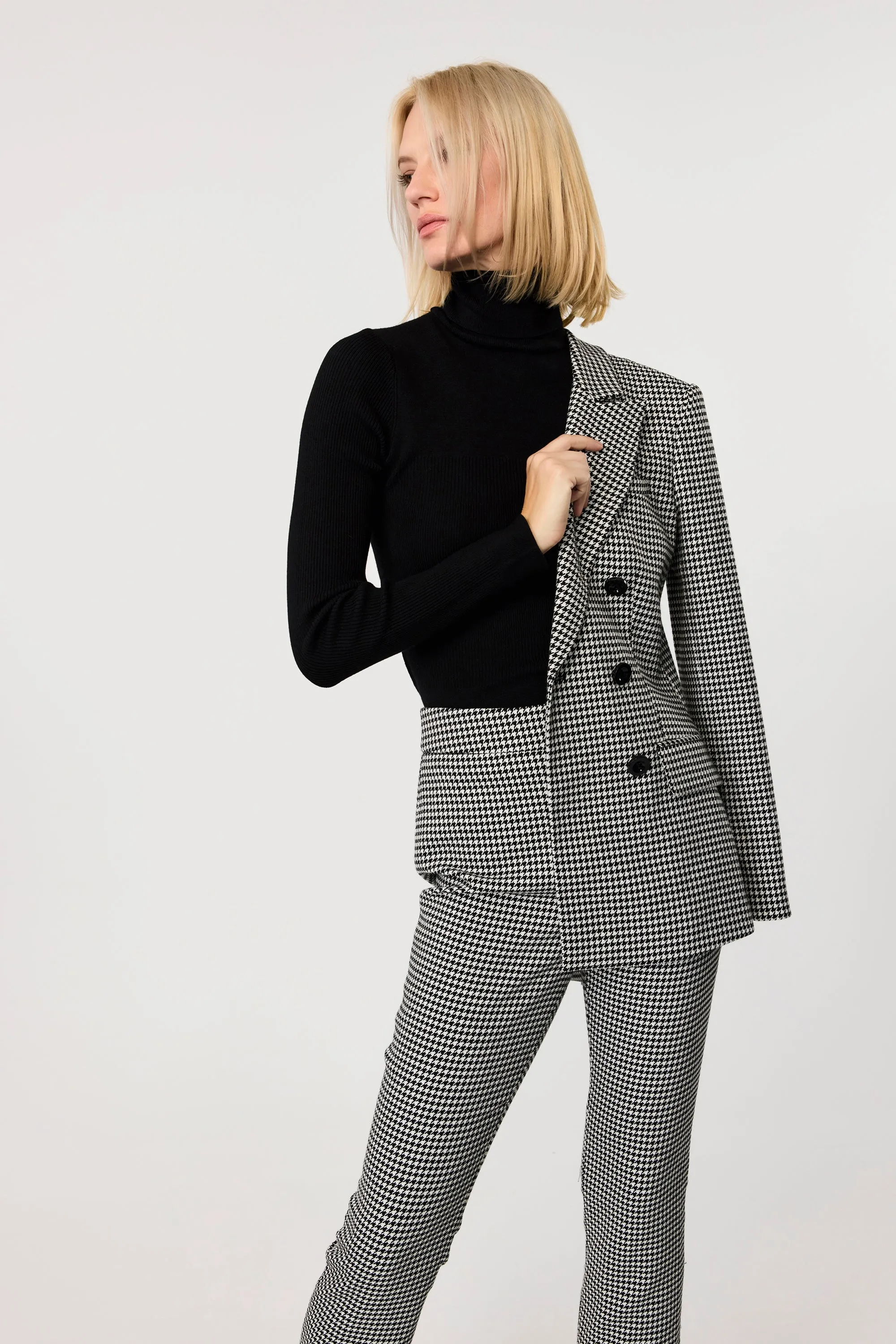 Magnolia Houndstooth Blazer