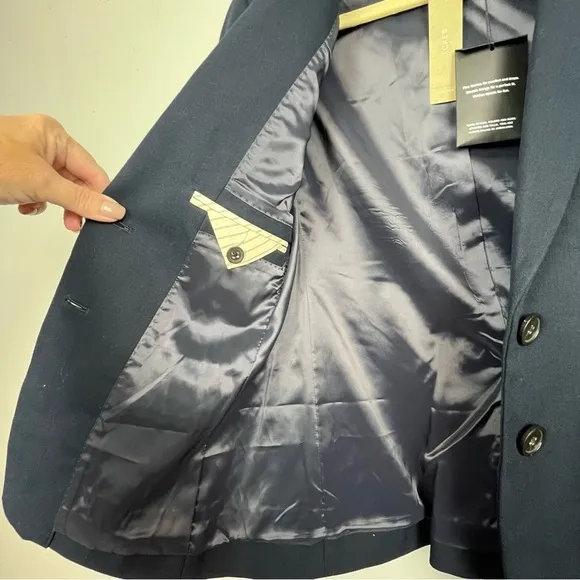 NWT J.Crew navy blue Thompson schoolboy blazer, size 00.