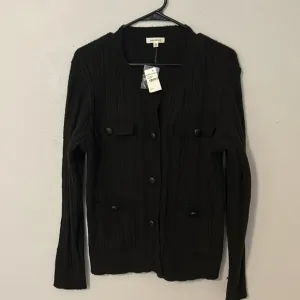 NWT Max Studio Pullover Cardigan sweater, black, women’s size Large.