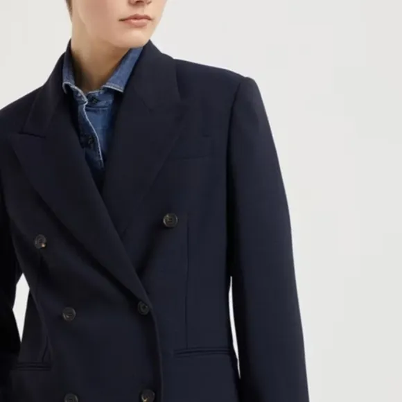 Renfrew black blazer sz 2 Features double breasted front