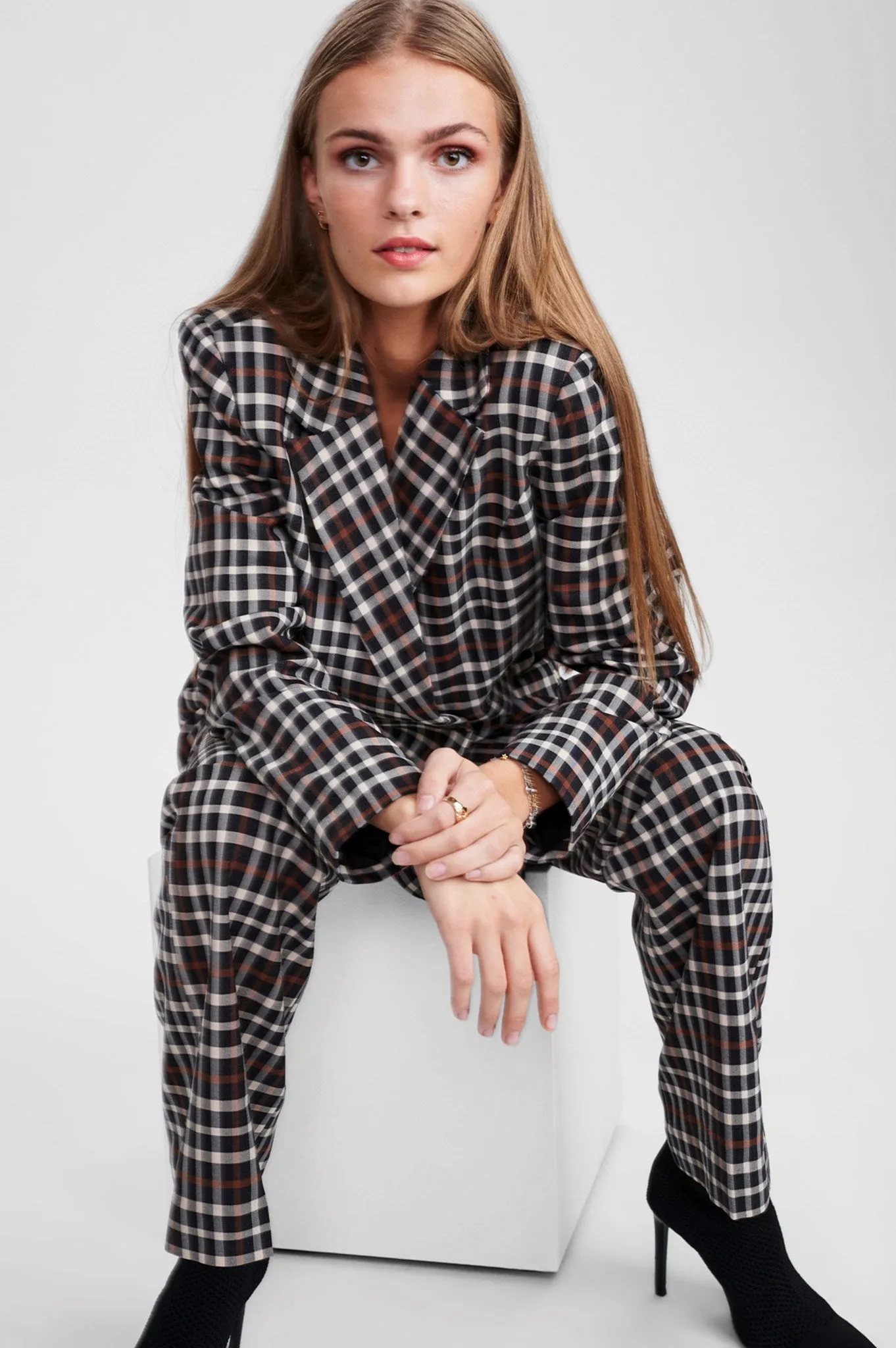 SISCARLETT BLAZER - Caviar