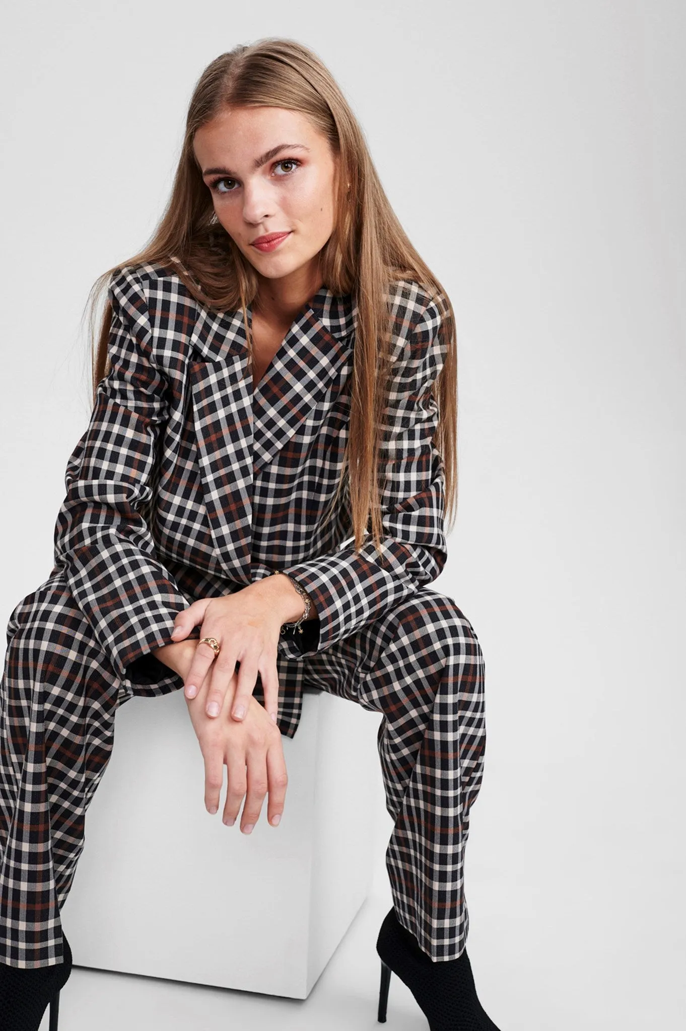 SISCARLETT BLAZER - Caviar