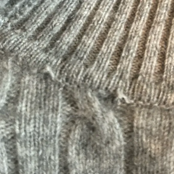 Vertical Design Cashmere Cable Knit Turtleneck Sweater-Gray-Medium