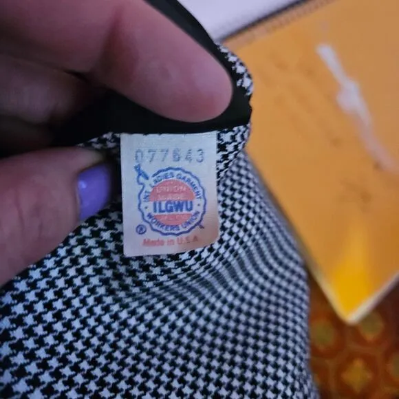 Vintage Avery Quinn Designs houndstooth blazer. Size 6/Small