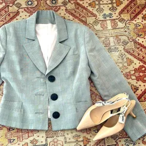 Vintage beautiful plaid large button detail blazer medium
