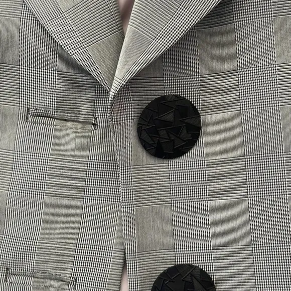 Vintage beautiful plaid large button detail blazer medium
