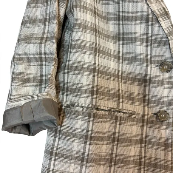 Vintage Sag Harbor Gray Blazer with Plaid Pattern and Notched Lapel