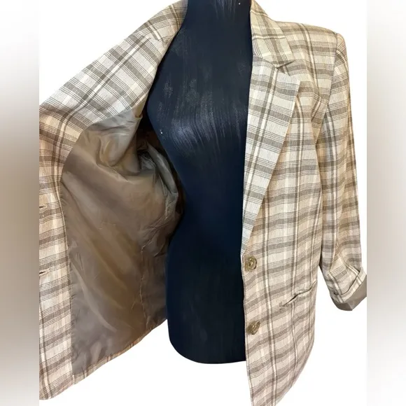 Vintage Sag Harbor Gray Blazer with Plaid Pattern and Notched Lapel