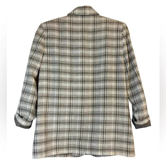 Vintage Sag Harbor Gray Blazer with Plaid Pattern and Notched Lapel
