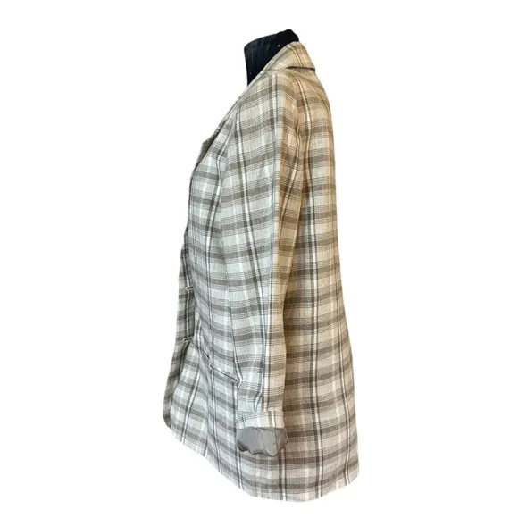 Vintage Sag Harbor Gray Blazer with Plaid Pattern and Notched Lapel