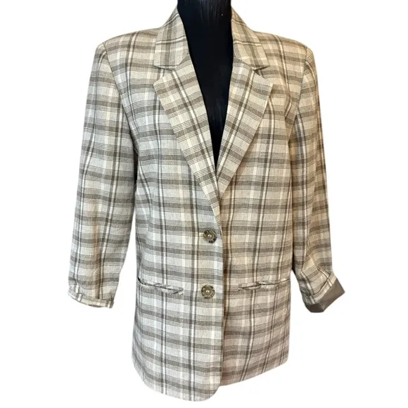 Vintage Sag Harbor Gray Blazer with Plaid Pattern and Notched Lapel
