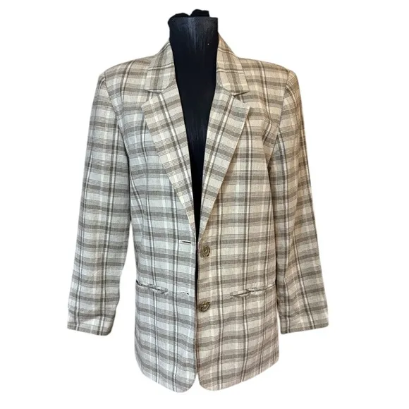 Vintage Sag Harbor Gray Blazer with Plaid Pattern and Notched Lapel